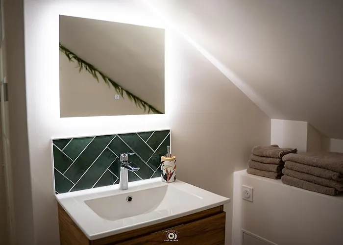 Proche Gare, Vue Basilique, Parking * Lisieux