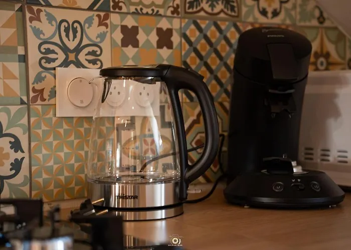 Proche Gare, Vue Basilique, Parking * Lisieux