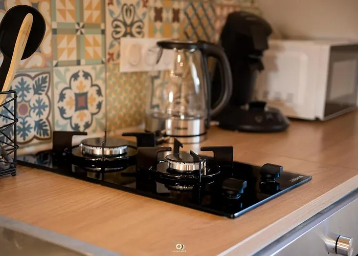 Apartment Proche Gare, Vue Basilique, Parking Lisieux