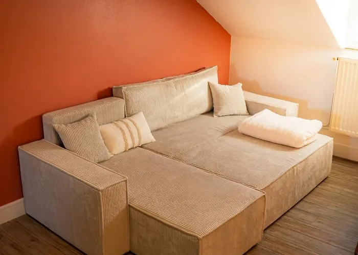 Apartment Proche Gare, Vue Basilique, Parking Lisieux