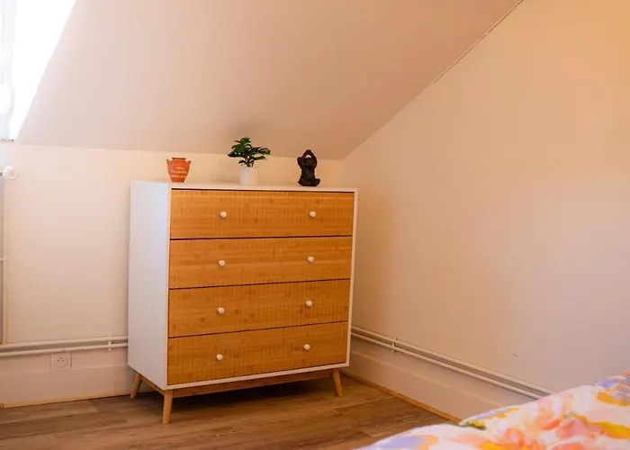 Proche Gare, Vue Basilique, Parking